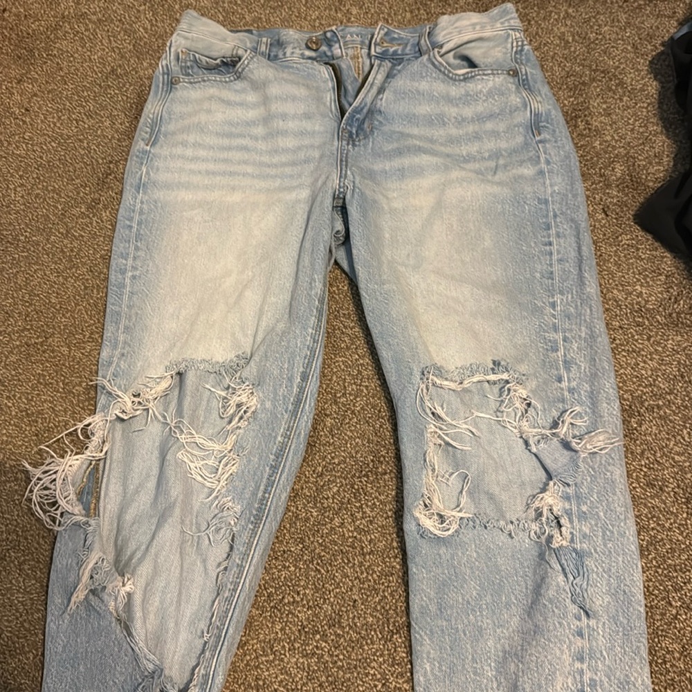 american eagle jeans ripped at knees